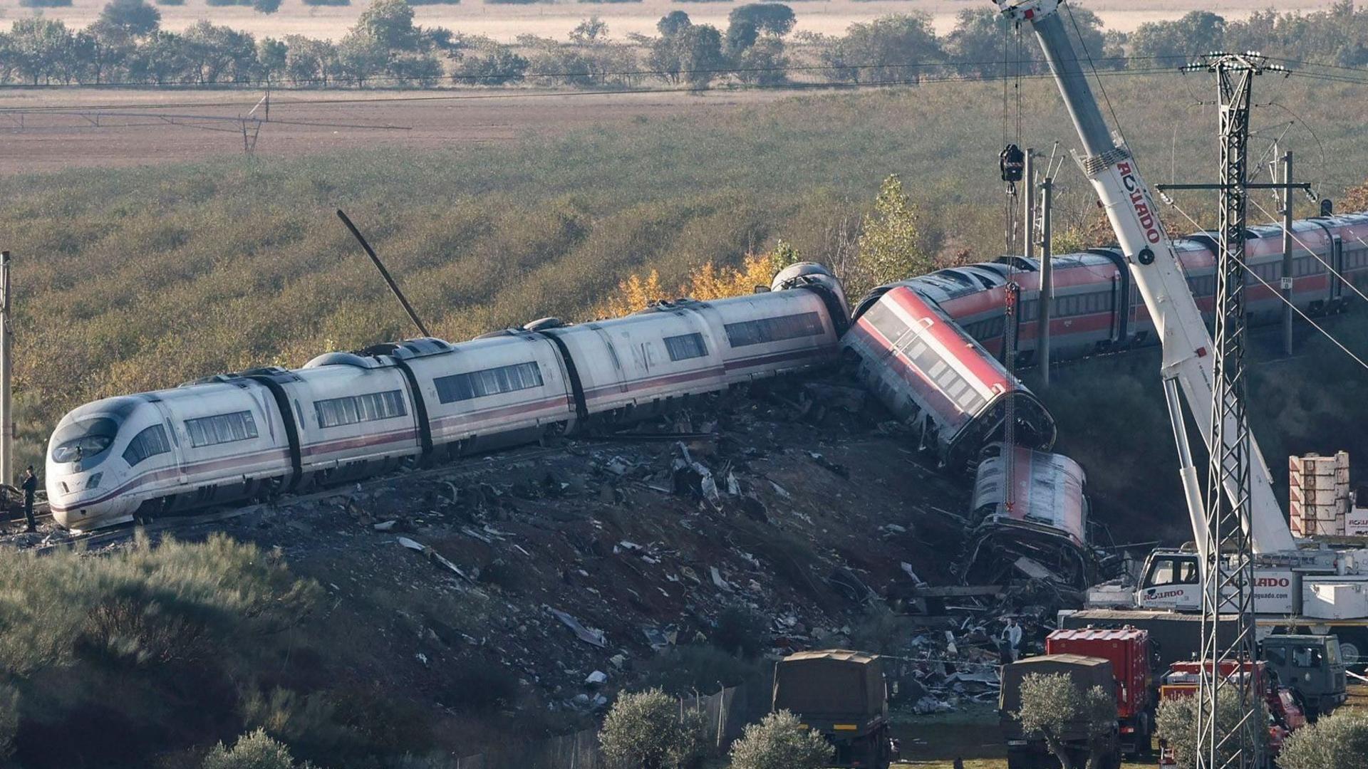 Audio reveals exchanges between Spain train operators and drivers moments before deadly crash